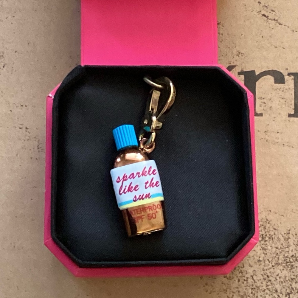 NIB Juicy Couture Sunscreen charm with box